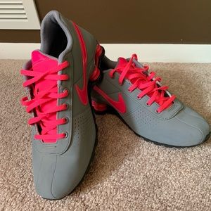 Like new Nike Shox size 7Y